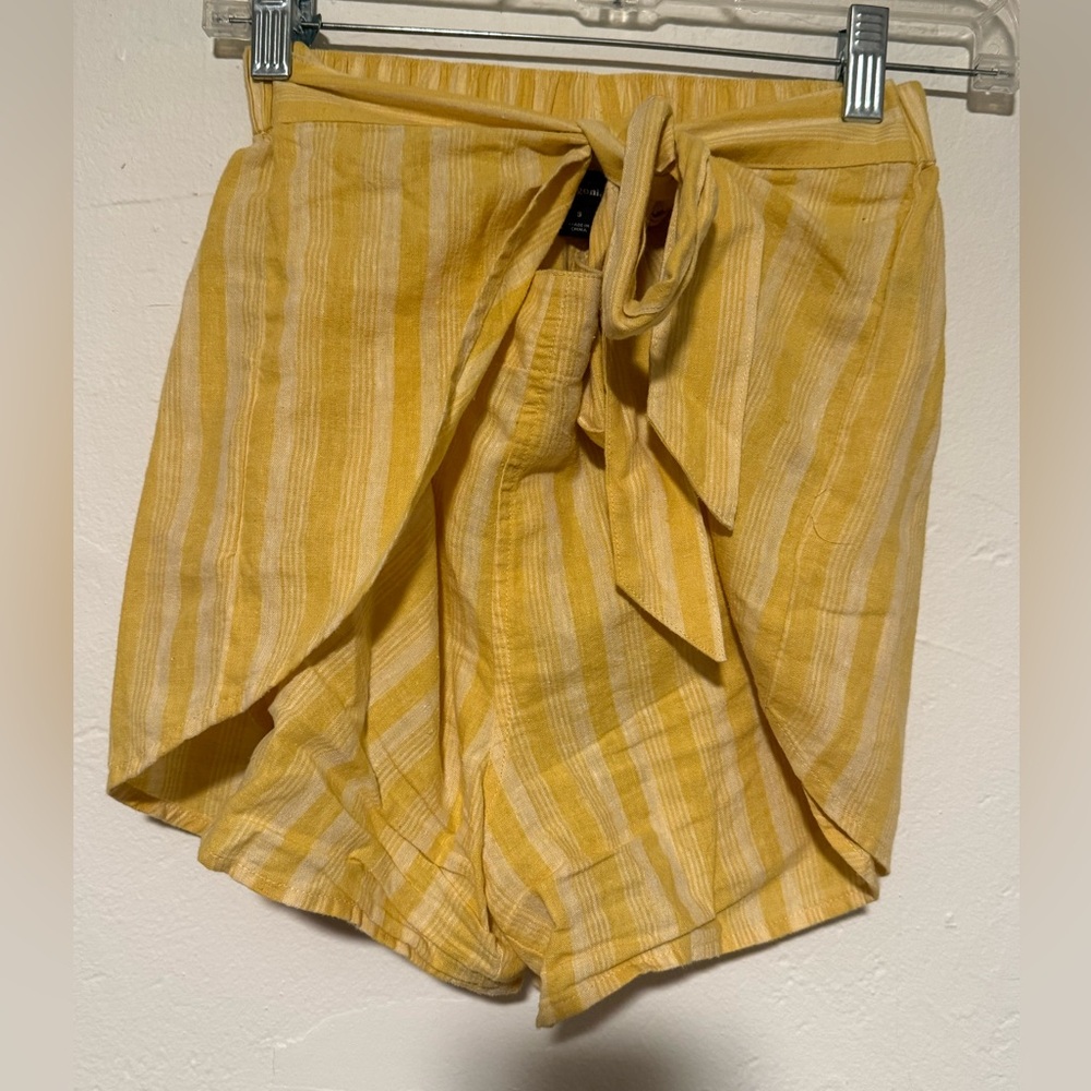 Patagonia Yellow Striped Shorts with tie front and hemp blend sz S